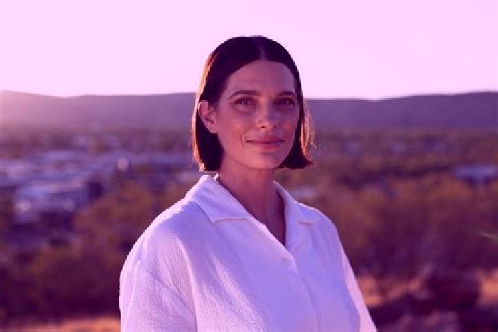 Clara, 35 — Escort in Braitling, Australia