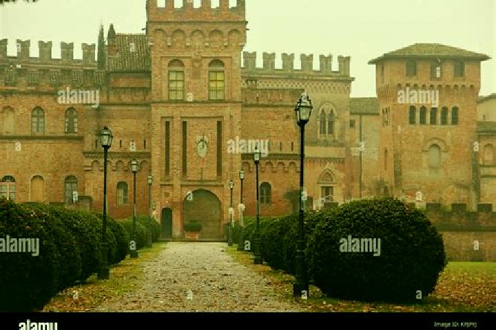 Clara, 35 — Escort in Cappella de Picenardi, Italy