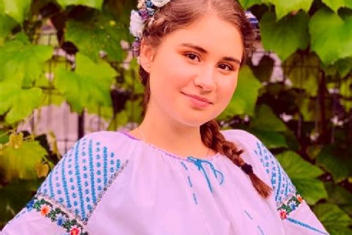 Clara, 35 — Escort in Cetan, Romania