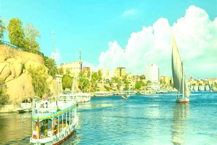 Clara, 35 — Escort in Naqadah, Egypt