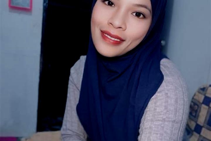 Clara, 35 — Escort in Rantau, Indonesia