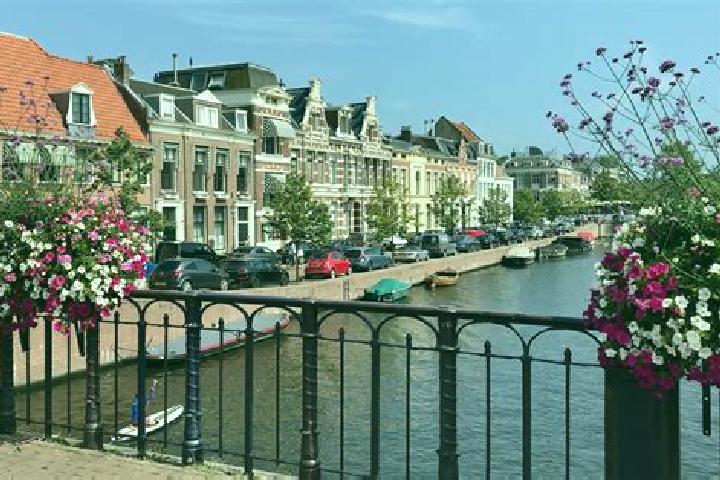 Clara, 35 — Escort in Spaarndam, Netherlands