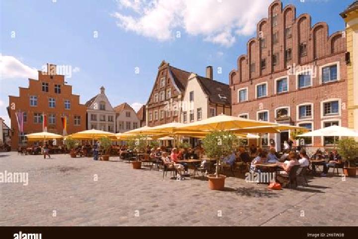 Clara, 35 — Escort in Warendorf, Germany