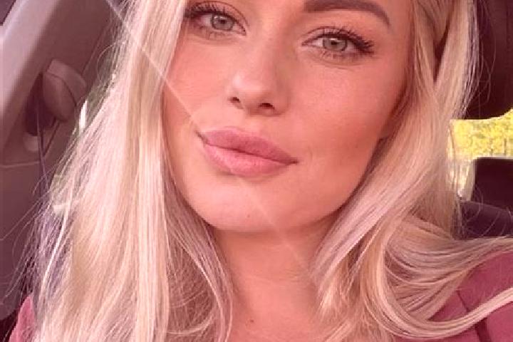 Clara, 36, a blonde hazel-eyed mixed companion based in Fyteies. Offering Dinner Date, Girlfriend Experience, Massage, CIM. Available for incall and outcall,...