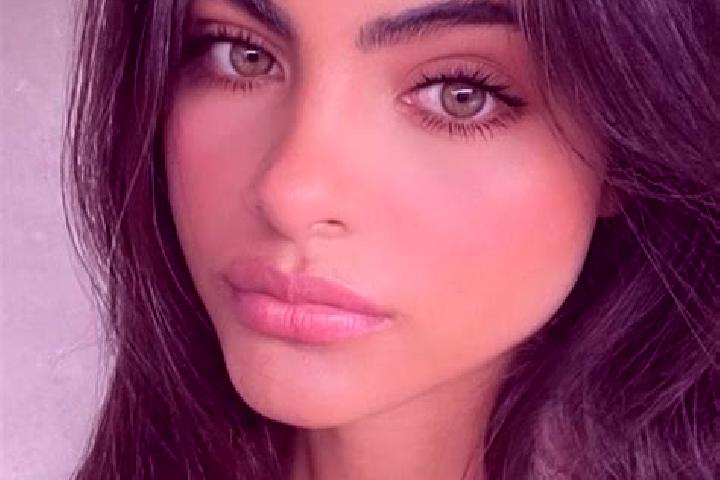 Clara, 36, a brunette green-eyed slavic companion based in Himora. Offering Dinner Date, Duos, 69, A-Level. Available for incall and outcall, overnight booki...