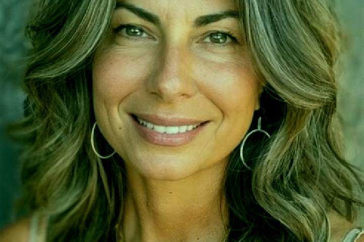 Clara, 36, a brunette grey-eyed middle eastern companion based in Stellanello. Offering Erotic Massage, GFE, OWO, Girlfriend Experience, CIM. Available for i...