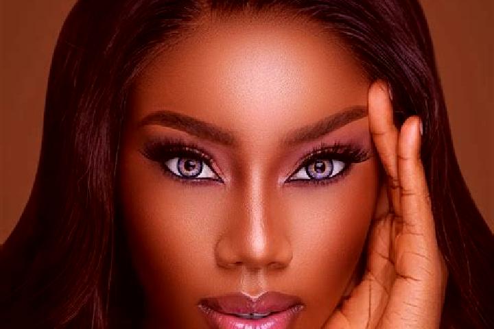 Clara, 36, a chestnut blue-eyed ebony companion based in Alvaro Obregon. Offering BDSM, Party Girl, Striptease, Domination. Available for incall and outcall,...