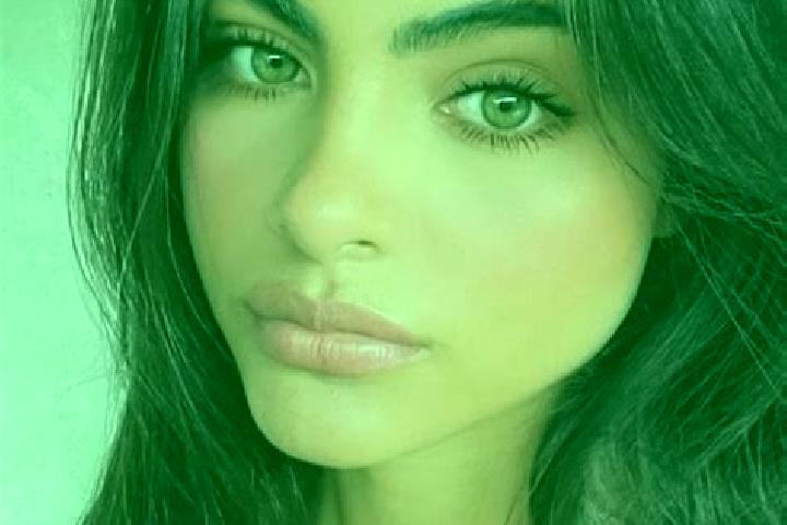 Clara, 36, a chestnut dark-eyed latina companion based in Hufeng. Offering Duos, Roleplay, Girlfriend Experience. Available for incall and outcall, overnight...
