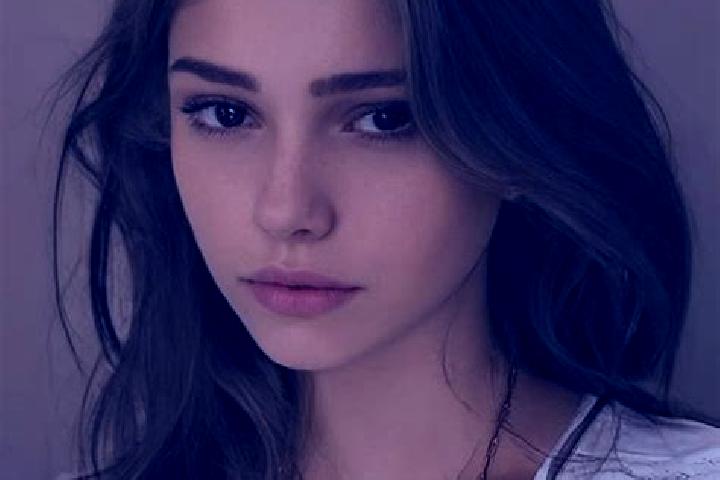 Clara, 36, a chestnut hazel-eyed slavic companion based in Paranhos. Offering GFE, Deep French Kissing, BDSM, Duos. Available for incall and outcall, overnig...