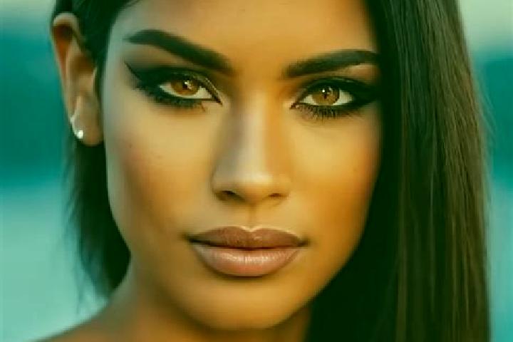 Clara, 36, a red dark-eyed latina companion based in Manhagen. Offering GFE, Striptease, Erotic Massage, Overnight. Available for incall and outcall, overnig...