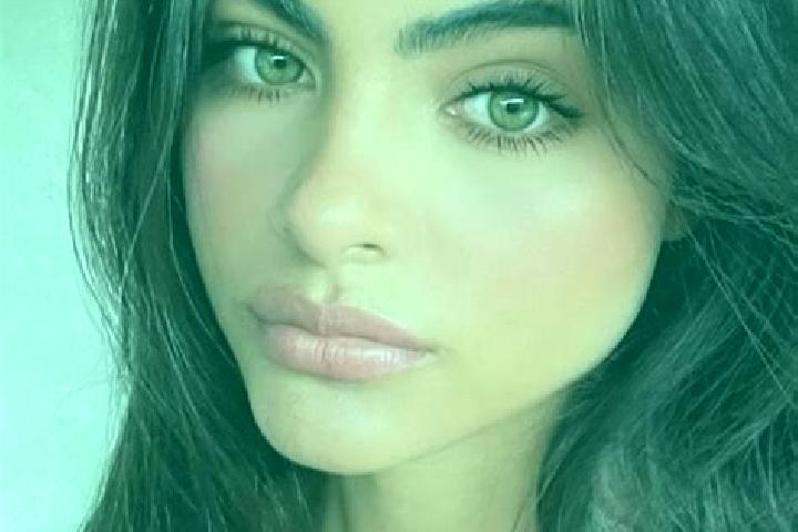 Clara, 36, a red hazel-eyed latina companion based in Planalto Alegre. Offering Couples, Erotic Massage, BDSM. Available for incall and outcall, day and even...