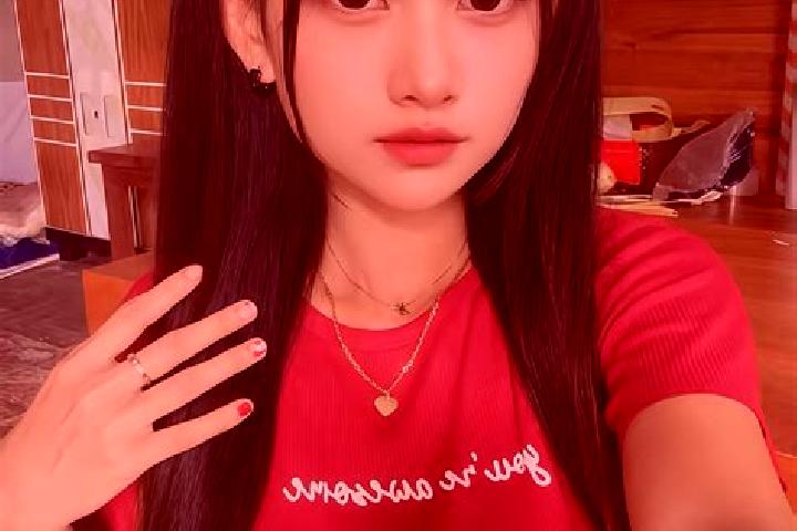 Clara, 36 — Escort in Batangan, Indonesia