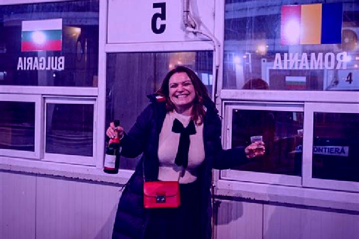 Clara, 36 — Escort in Sofronea, Romania