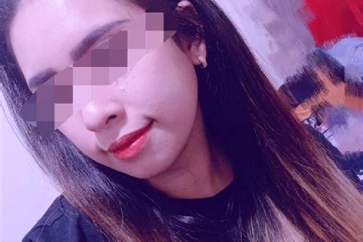 Clara, 37, a blonde amber-eyed middle eastern companion based in Kampung Naga Lilit. Offering Duos, Dinner Date, Striptease. Available for incall and outcall...