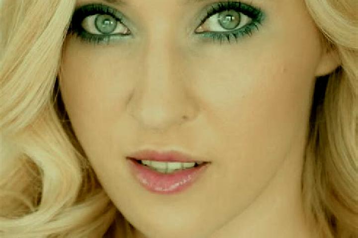 Clara, 37, a blonde green-eyed mixed companion based in Massa Lombarda. Offering Overnight, Tantra, Deep French Kissing, GFE, CIM. Available for incall and o...