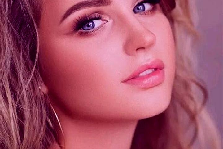 Clara, 37, a dark blonde blue-eyed mediterranean companion based in Altenheim. Offering Fetish, GFE, A-Level. Available for incall and outcall, overnight boo...
