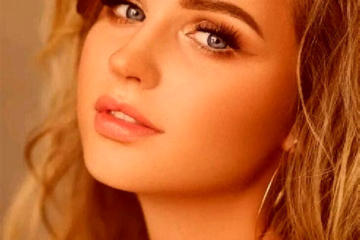 Clara, 37, a dark blonde blue-eyed mediterranean companion based in Lazarat. Offering A-Level, Overnight, Couples. Available for incall and outcall, overnigh...