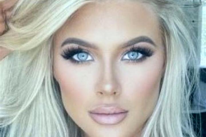 Clara, 37, a platinum blonde blue-eyed slavic companion based in Melgar de Yuso. Offering Striptease, Erotic Massage, Dinner Date. Available for incall and o...