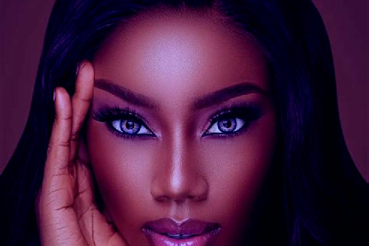 Clara, 37, a red blue-eyed ebony companion based in Amfikleia. Offering Roleplay, Girlfriend Experience, Duos, Striptease, Fetish. Available for incall and o...