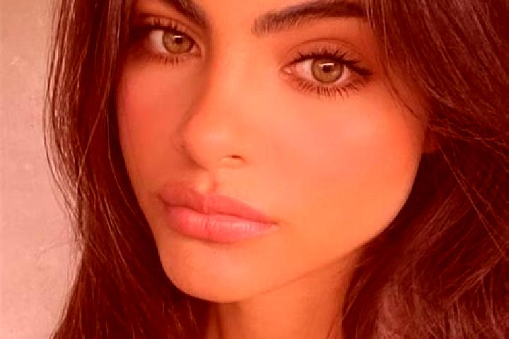 Clara, 37, a red green-eyed indian companion based in Weitramsdorf. Offering Prostate Massage, Erotic Massage, Massage. Available for incall and outcall, ove...