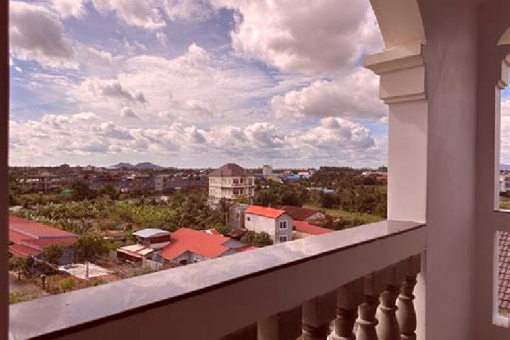 Clara, 37 — Escort in Andoung Meas, Cambodia