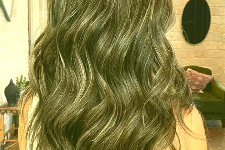 Clara, 38, a brunette grey-eyed mixed companion based in Paulino Neves. Offering Deep French Kissing, Erotic Massage, Striptease. Available for incall and ou...