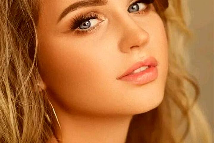 Clara, 38, a dark blonde blue-eyed caribbean companion based in Arconada. Offering Striptease, Massage, Girlfriend Experience, A-Level, Domination. Available...