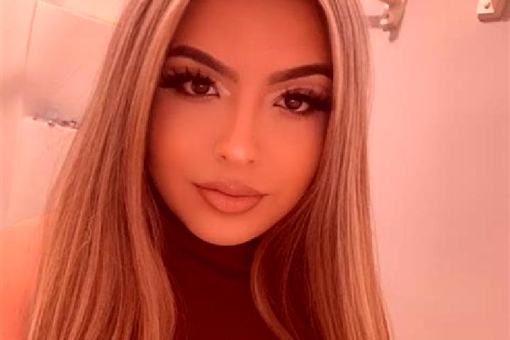 Clara, 38, a red blue-eyed mixed companion based in Gilly-sur-Loire. Offering 69, Dinner Date, Prostate Massage, GFE. Available for incall and outcall, overn...