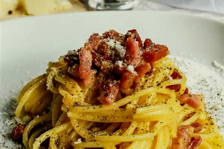 Clara, 38 — Escort in Carbonara, Italy