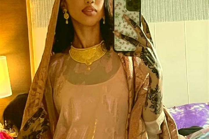 Clara, 38 — Escort in Kaki, Iran