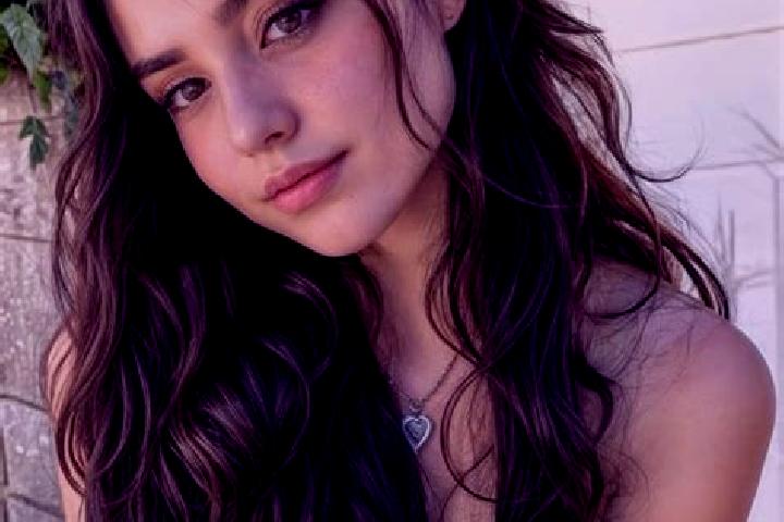 Clara, 39, a auburn hazel-eyed asian companion based in Guiguia. Offering Deep French Kissing, GFE, Tantra. Available for incall and outcall, day and evening...