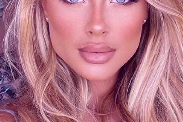 Clara, 39, a blonde blue-eyed latina companion based in Breuil-Barret. Offering Girlfriend Experience, Massage, Dinner Date. Available for incall and outcall...