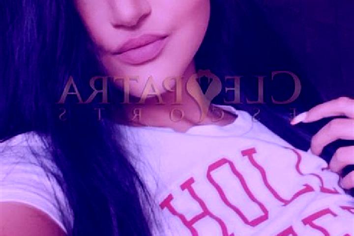 Clara, 39, a brunette grey-eyed asian companion based in Tecovice. Offering Dinner Date, Tantra, Striptease. Available for incall and outcall, day and evenin...