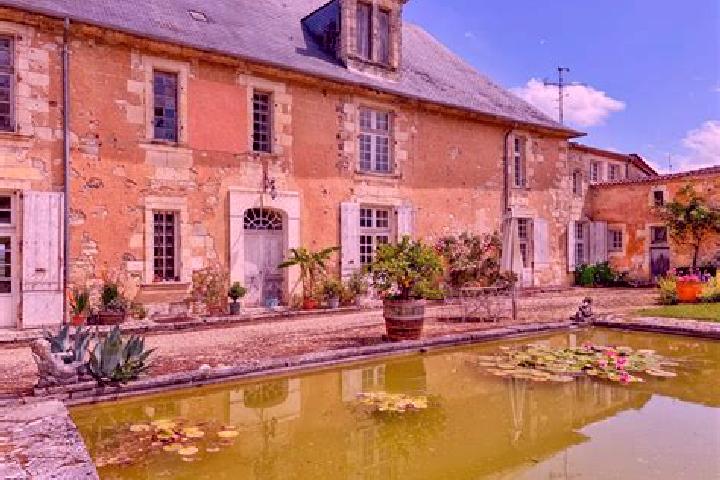 Clara, 39 — Escort in Le Coudray, France