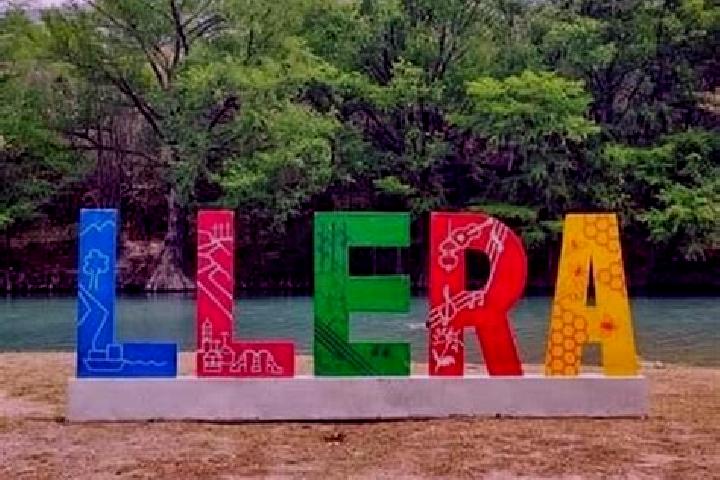 Clara, 39 — Escort in Llera de Canales, Mexico