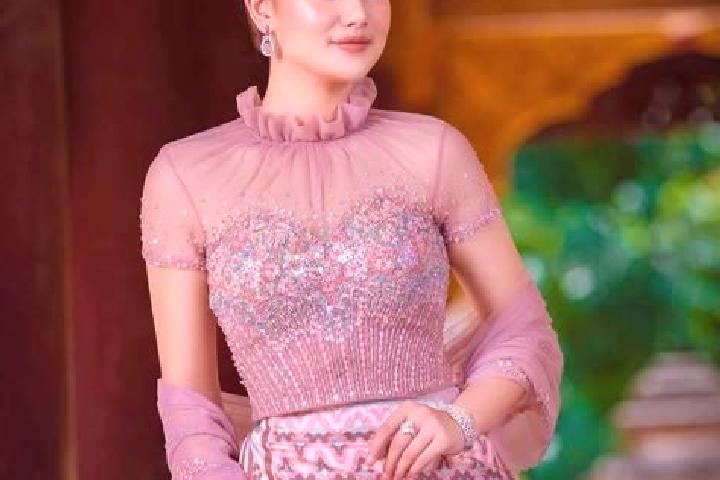 Clara, 39 — Escort in Ma Au, Myanmar