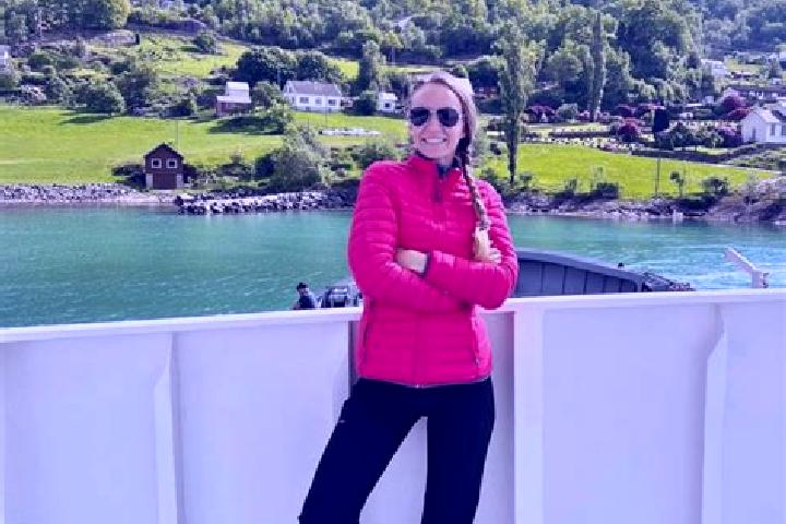 Clara, 39 — Escort in Skanevik, Norway