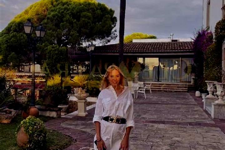 Eleanor, 20, a blonde amber-eyed latina companion based in Santo Expedito. Offering Prostate Massage, Travel Companion, GFE, OWO. Available for incall and ou...