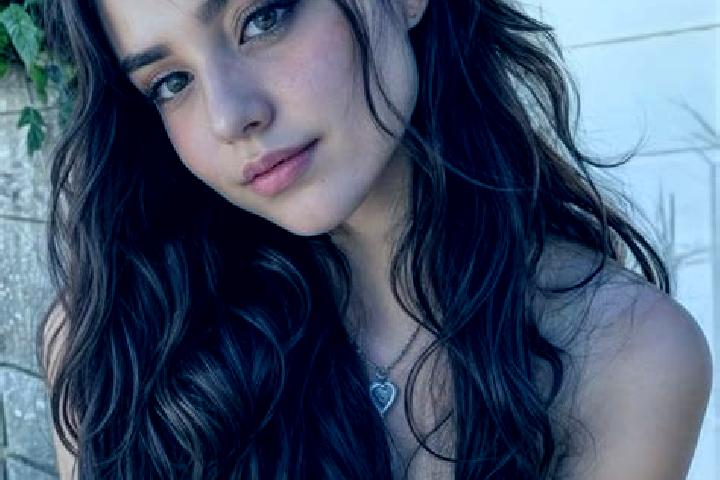 Eleanor, 20, a brunette hazel-eyed middle eastern companion based in Hat Saraiya. Offering Tantra, Roleplay, Couples. Available for incall and outcall, day a...