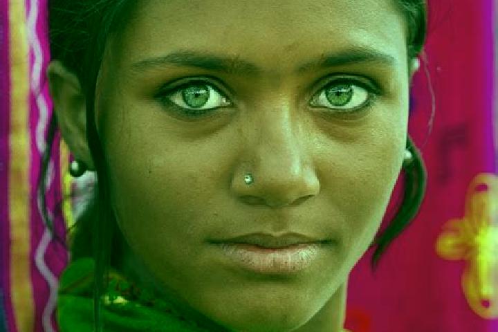 Eleanor, 20, a chestnut green-eyed indian companion based in Salteras. Offering A-Level, Overnight. Available for incall and outcall, day and evening dates.