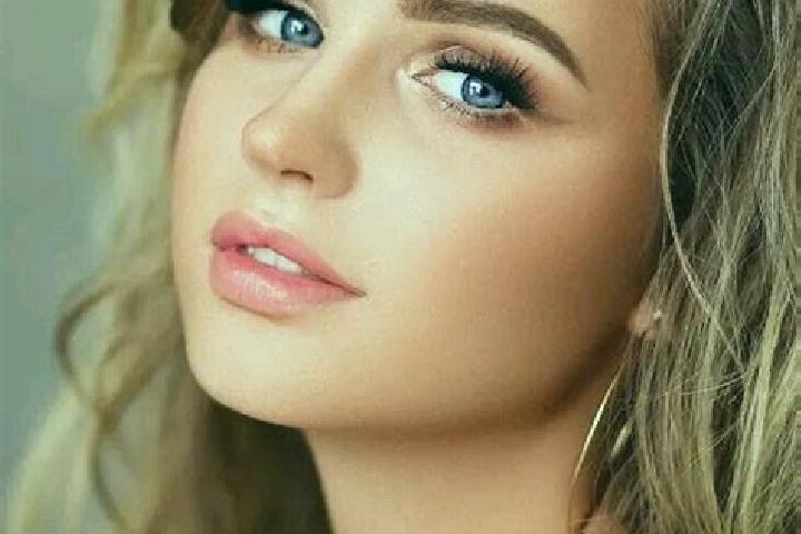 Eleanor, 20, a dark blonde blue-eyed mediterranean companion based in Gondorf. Offering Girlfriend Experience, Striptease, Dinner Date. Available for incall ...