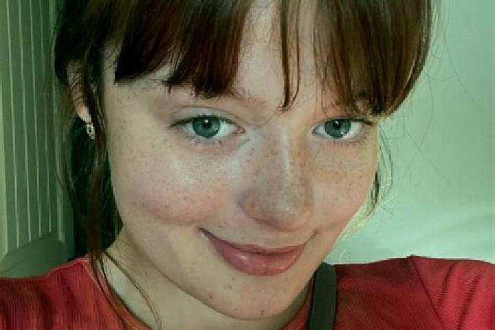 Eleanor, 20, a red grey-eyed latina companion based in Marolterode. Offering BDSM, Duos, Overnight, Travel Companion. Available for incall and outcall, overn...