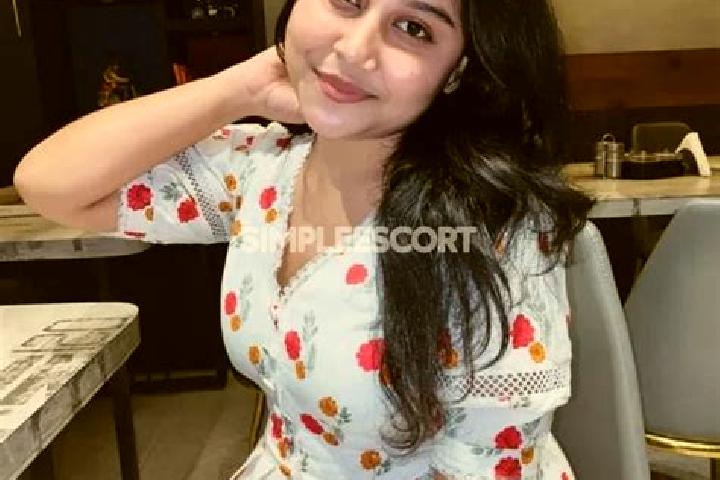 Eleanor, 20 — Escort in Valsad INA, India