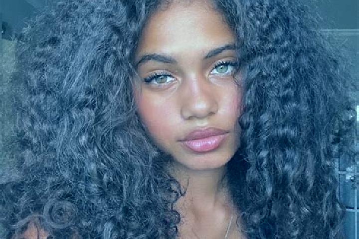 Eleanor, 21, a auburn blue-eyed ebony companion based in Ergoldsbach. Offering Roleplay, Tantra, Massage, Fetish. Available for incall and outcall, day and e...