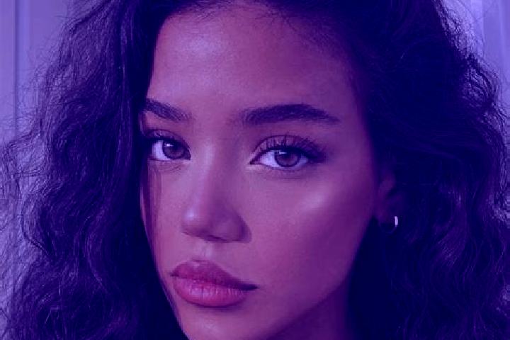 Eleanor, 21, a black brown-eyed mixed companion based in Sarbesti. Offering Overnight, Travel Companion, Domination, Girlfriend Experience, Duos. Available f...