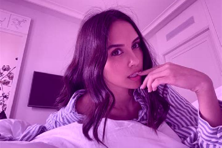 Eleanor, 21, a black dark-eyed ebony companion based in Hassi Berkane. Offering Fetish, Travel Companion, Girlfriend Experience, CIM. Available for incall an...