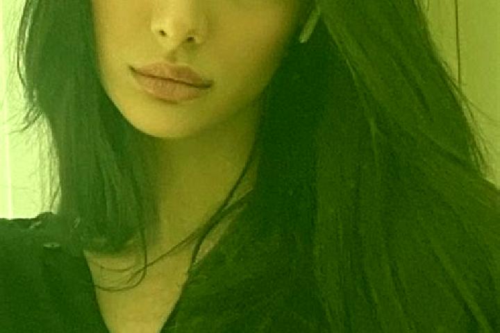 Eleanor, 21, a black green-eyed middle eastern companion based in Dresden. Offering Fetish, A-Level. Available for incall and outcall, day and evening dates.