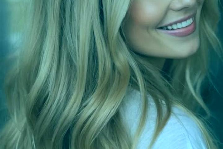 Eleanor, 21, a blonde hazel-eyed middle eastern companion based in Sutton Courtenay. Offering Domination, Overnight, Striptease, Roleplay. Available for inca...