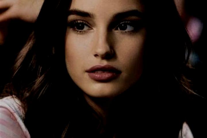 Eleanor, 21, a brunette brown-eyed indian companion based in Neu-Guntramsdorf. Offering Party Girl, Domination, 69, GFE. Available for incall and outcall, da...