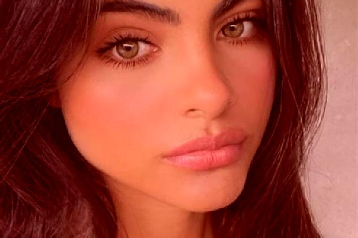 Eleanor, 21, a chestnut green-eyed indian companion based in Halmstad. Offering 69, CIM, GFE, Prostate Massage. Available for incall and outcall, day and eve...